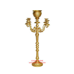 Vaisselle décorative de Noël nickelée en métal poli à la main candélabre décoratif à 3 bras pour l'éclairage de Noël - Product Image 2