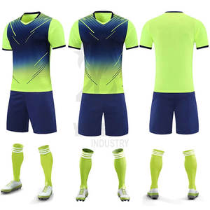 Camiseta de fútbol para hombre de alta visibilidad personalizada OEM, uniforme de poliéster duradero, ropa de fútbol por sublimación - Product Image 5