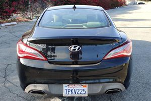 Hyundai Genesis Coupé 3.8 d'occasion en excellent état, modèle 2016 - Product Image 5