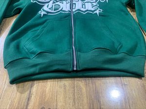 Conjunto Deportivo Personalizado Premium, Sudadera con Cierre, Capucha Ajustable, Bolsillo Tipo Canguro, Puños Acanalados, Pantalones con Cintura Elástica y Logotipo Personalizado - Product Image 4