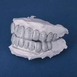 Joyería Hip Hop Personalizada de Moda, Plata de Ley 925 con Incrustaciones de Diamantes de Laboratorio con Claridad VVS, Corte Redondo, Grillz Dentales para Unisex - Product Image 3