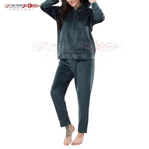 Survêtement en velours ajusté élégant pour femme avec veste zippée à manches longues et bas de taille extensible à capuche pour l'hiver - Product Image 3