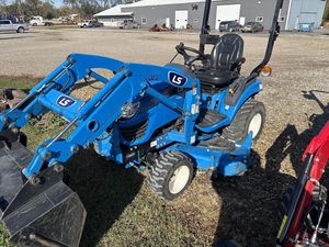 Mini Tractor Agrícola LS MT122 de Alta Eficiencia con Tracción en las 4 Ruedas, Motor de 21HP, Cortadora de Césped - Product Image 2