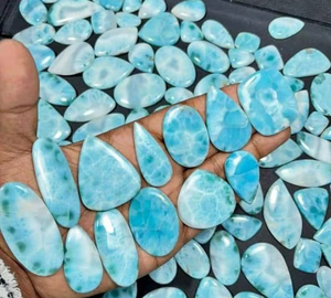 หินลาริมาร์ทรงหลังเบี้ยธรรมชาติทำด้วยมือและขัดเงาสำหรับเครื่องประดับหรือเป็นของขวัญให้กับเธอ - Product Image 3