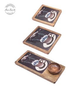 Plateau en bois de luxe moderne de forme ovale avec finition naturelle de qualité supérieure utilisé pour servir des plats et des collations et pour la décoration - Product Image 4