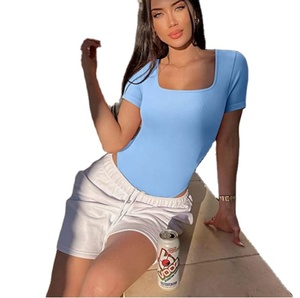 ชุดจั๊มสูทสกีฤดูหนาวไซส์ใหญ่ ชุดกันหิมะสำหรับกิจกรรมกลางแจ้ง มีฮู้ดขนสัตว์ ชุดคลุมแบบชิ้นเดียว ปักลายวินเทจ สำหรับกีฬาหิมะ - Product Image 4