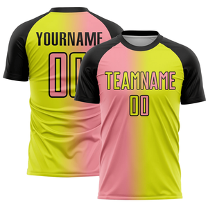 Ensemble d'uniformes de football pour hommes le plus récent Kit de maillots de football au design personnalisé et de shorts en tissu respirant de l'usine OEM - Product Image 3