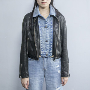 เสื้อแจ็คเก็ตขี่จักรยานหนังสีดำสำหรับผู้ชายเสื้อแจ็คเก็ตสีดำดีไซน์ทันสมัยเสื้อแจ็คเก็ตนักขี่จักรยาน - Product Image 1