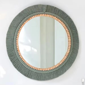 Décor de miroir en macramé de haute qualité avec un design moderne fait à la main pour un décor saisonnier - Product Image 1