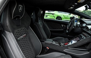 Lamborghini Huracán Coupé 2023, Motor Turbo de Gasolina, Transmisión Automática, 400 CV y 500 Nm de Torque, 25001-50000 Millas - Product Image 5