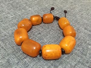 Bracelet pour femmes Bracelets jaunes tendance pour femmes avec des motifs attrayants Artisanat raffiné Parfait pour les amateurs de mode - Product Image 2