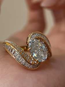 แหวนโค้งทรงรีแหวนหมั้นเพชรที่โตแล้วขนาด14K สีเหลืองทองประดับเพชรที่หรูหราสามารถปรับแต่งขนาดได้ - Product Image 4