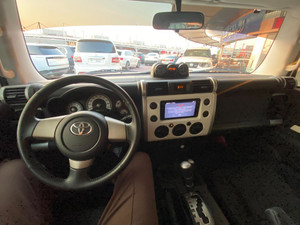 2018มือสอง FJ Cruiser GXR LHD พร้อม ACC Cruise Control Dark Fabric ที่นั่งภายในรถ AWD Drive อะลูมิเนียมแร็คหลังคา - Product Image 4