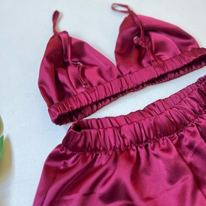 Ensemble soutien-gorge sans bretelles et bikini en coton de soie 100% de qualité supérieure avec détail boutonné pour tenue de soirée sexy de mariage - Product Image 3