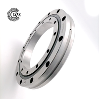 Roulement à rouleaux croisés XU060111 avec trou de montage intégré, couronne d'orientation de précision P4 P5 pour bras robotique et table rotative CNC