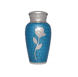 Diseño hecho a mano Aluminio Urna de cremación Gris Acabado para cenizas humanas Suministros funerarios Urnas de cremación Mayorista - Product Image 2