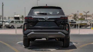 Toyota Fortuner 2022 Usado, Motor Turbo Diésel 4.1-6L, Techo Panorámico Oscuro, Asientos de Cuero, R20, Automático, SUV, Volante a la Izquierda - Product Image 3