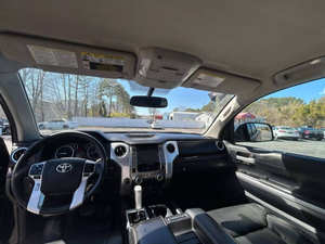 Voiture d'occasion de qualité abordable, Toyota Tundra 2016, conduite à gauche - Product Image 2