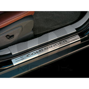 แผ่นกันรอยขอบประตูรถจี๊ป คอมมานเดอร์ ปี 2006-2010 - สแตนเลส - Product Image 1