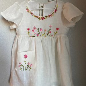 Vestido de lino suave bordado a mano para niñas, estilo informal para el primer cumpleaños de niños pequeños, OEM hecho en Vietnam - Product Image 2