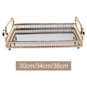 Bandeja de Servicio Decorativa de Aleación de Hierro Martillado en Oro Blanco con Diseño de Pájaro para Decoración de Mesa del Hogar - Product Image 5