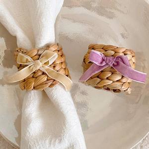 ห่วงผ้าเช็ดปากผักตบชวาถักด้วยโบว์สัมผัสของความหรูหราอุปกรณ์ตกแต่งโต๊ะอาหารทำด้วยมือในเวียดนาม - Product Image 1