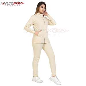 Survêtement en polyester pour femmes avec un design de couleur claire et un bas de jogging conique Survêtement en polyester personnalisable - Product Image 3