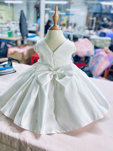 Nouvelle Robe de Soirée en Satin Modèle 2025 pour Filles, Col Halter avec Nœud, Perles, Sans Manches, Longue, Décontractée, Écologique, Fabriquée au Vietnam - Product Image 4