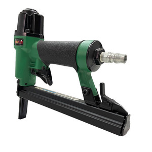 Pistolet à agrafes pneumatique APLUS 84/16LN, longueur des clous de 16 mm, alliage d'aluminium, capacité de 100 clous, certifié CE - Product Image 1