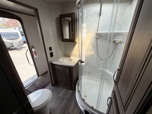 Nouvelle caravane Keystone C-o-u-g-a-r 34TSB 2025 à vendre - Product Image 3