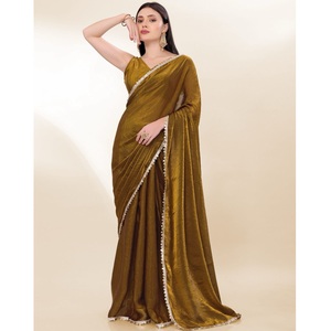 Saree indien de qualité supérieure pour femmes avec un tissu riche et de beaux embellissements parfaits pour les mariages et les occasions festives - Product Image 1