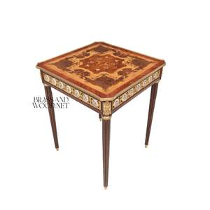 Table d'appoint carrée de luxe avec marqueterie géométrique complexe, médaillons en porcelaine peints à la main et décor palais en laiton doré - Product Image 5