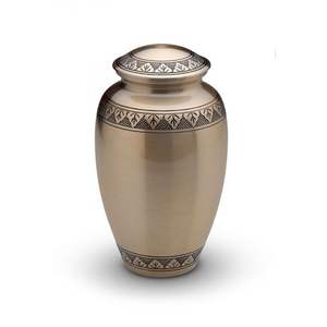 Urnes de crémation en métal élégantes fabriquées à la main Urnes de crémation en laiton en métal pour les cendres humaines au prix de gros de l'Inde - Product Image 1