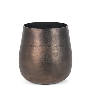Florero Moderno de Aluminio Hecho a Mano, Fabricante OEM y ODM, Exportador Mayorista Personalizado para Centros de Mesa de Boda y Decoración del Hogar - Product Image 3