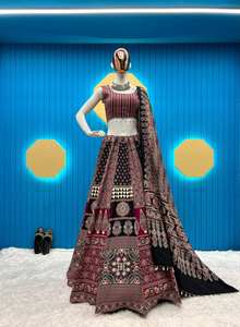 El último diseñador Heavy Rayon Printed Work Lehenga Choli por FabZone - Product Image 5