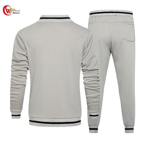 ชุดวอร์มผู้ชายผ้าฟลีซคุณภาพสูงสำหรับฤดูหนาว สไตล์ลำลอง ระบายอากาศได้ดี เป็นมิตรต่อสิ่งแวดล้อม รับสกรีนโลโก้ ดีไซน์ล่าสุด MOQ ต่ำ - Product Image 2