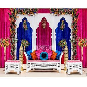 Bancos Marroquíes Elegantes para Escenarios, Decoración para Ceremonias de Mehndi y Sangeet, Decoración para Bodas con Temática Musulmana y Decoración Mehndi - Product Image 1