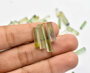 Tranches de Tourmaline naturelle, pendentif de Tourmaline vert clair et fabrication de bijoux, tranche de pierres précieuses en vrac. - Product Image 3