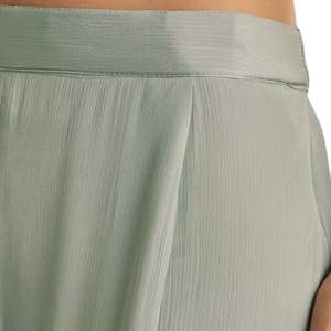 Chinon Kurta vert menthe avec Cutdana Moti et Choker Dupatta pour réception de fête de mariage et célébrations culturelles - Product Image 6