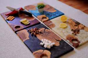 Planche à découper en bois résineuse à forte résistance, fabriquée en bois d'acacia et en bois de manguier, idéale pour la cuisine quotidienne - Product Image 2