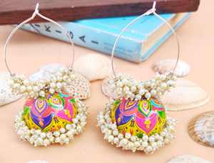 Pendientes Meenakari Jhumki de varios colores pintados a mano, trabajo esmaltado, joyería india tradicional ligera para festivales y Ropa Étnica - Product Image 2