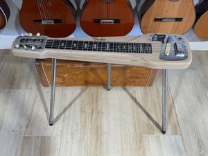 Fender Studio 1955 Usado en Buen Estado - Product Image 2