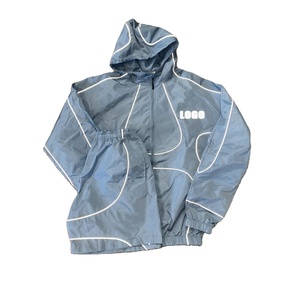 ชุดวิ่งผู้ชายแบบกำหนดเอง เสื้อแจ็คเก็ตกันลมแบบมีซิปสะท้อนแสง ชุดกีฬา โพลีเอสเตอร์ ไนลอน เสื้อแจ็คเก็ตวิ่งและกางเกงขาสั้น - Product Image 1