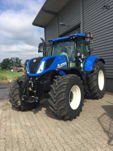 Tractor New Holland 4WD con excelente capacidad de carga y capacidades multiusos - Product Image 2