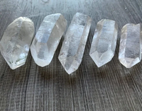 Pierre précieuse authentique de haute qualité en quartz naturel clair, cristaux bruts pointus, écologiques, pour décoration de fêtes et cadeaux