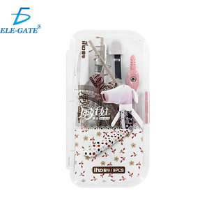 Set di 9 Pezzi per Geometria in Colori Pastello con Custodia Trasparente in Plastica e Metallo per Uso Scolastico - Product Image 1