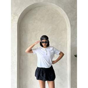 เสื้อยืดผู้หญิง Topshow สีขาว ลายเย็บแบบเชพเพิร์ด ขายส่ง - Product Image 4