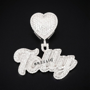 Colgante de Plata de Ley 925 con Moissanita Blanca de Corte Redondo VVS, Personalizable para Unisex - Product Image 1