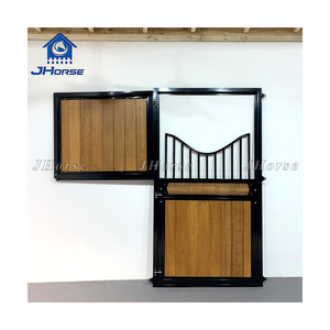 Équipement équestre pour chevaux Stalle à chevaux Façades d'écurie Grange à chevaux en bois avec portes et fenêtres - Product Image 2