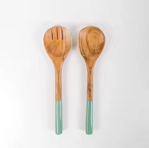 Cuillère en bois personnalisée avec manche en résine époxy couleur différente ensemble 8 pièces couverts artisanat - Product Image 6